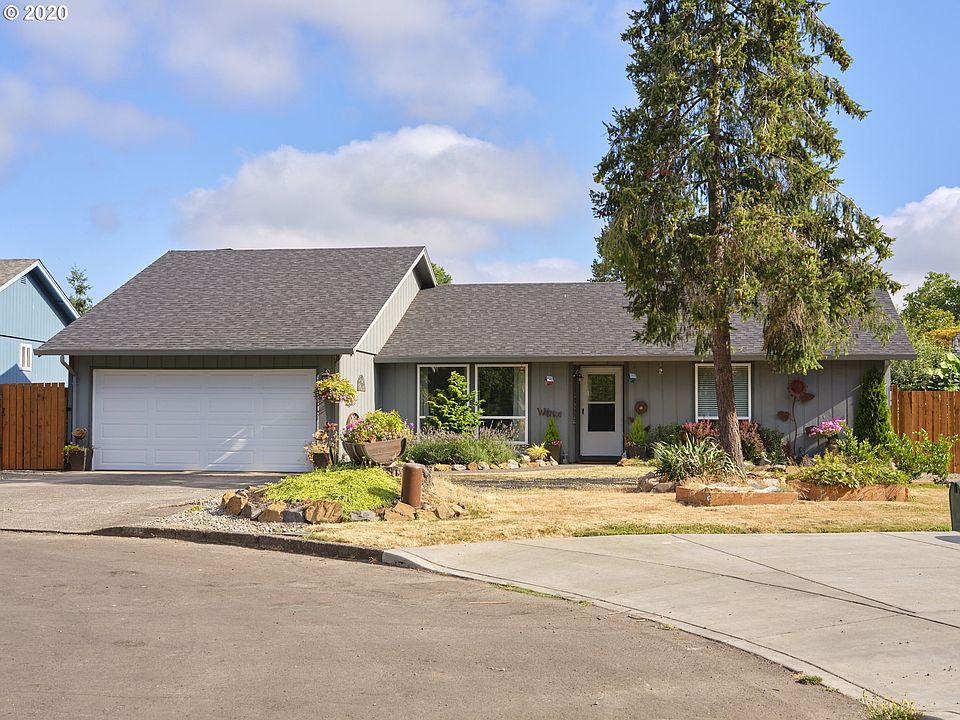 1st image of 2712 NW 107th Cir