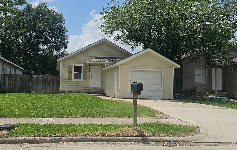 11919 Kingslake Forest Dr #11919 — Photo 3