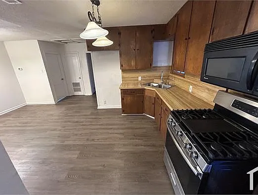 1111 Lucille St — Photo 13