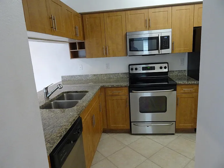 6450 Emerald Dunes Dr #103 — Photo 44