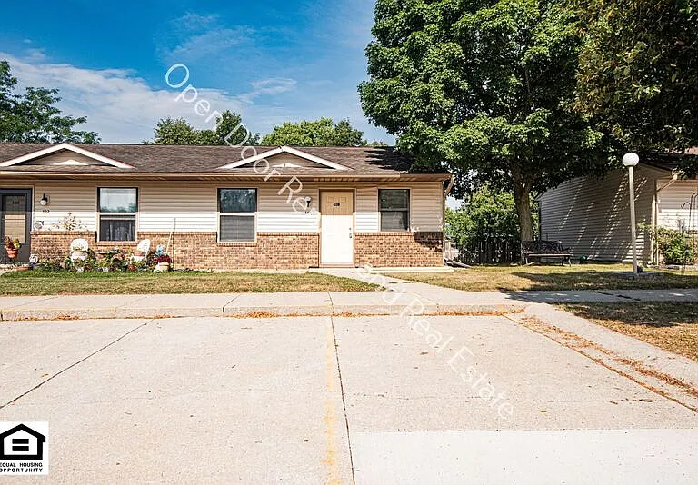 501 Autumn Hills Dr — Photo 2