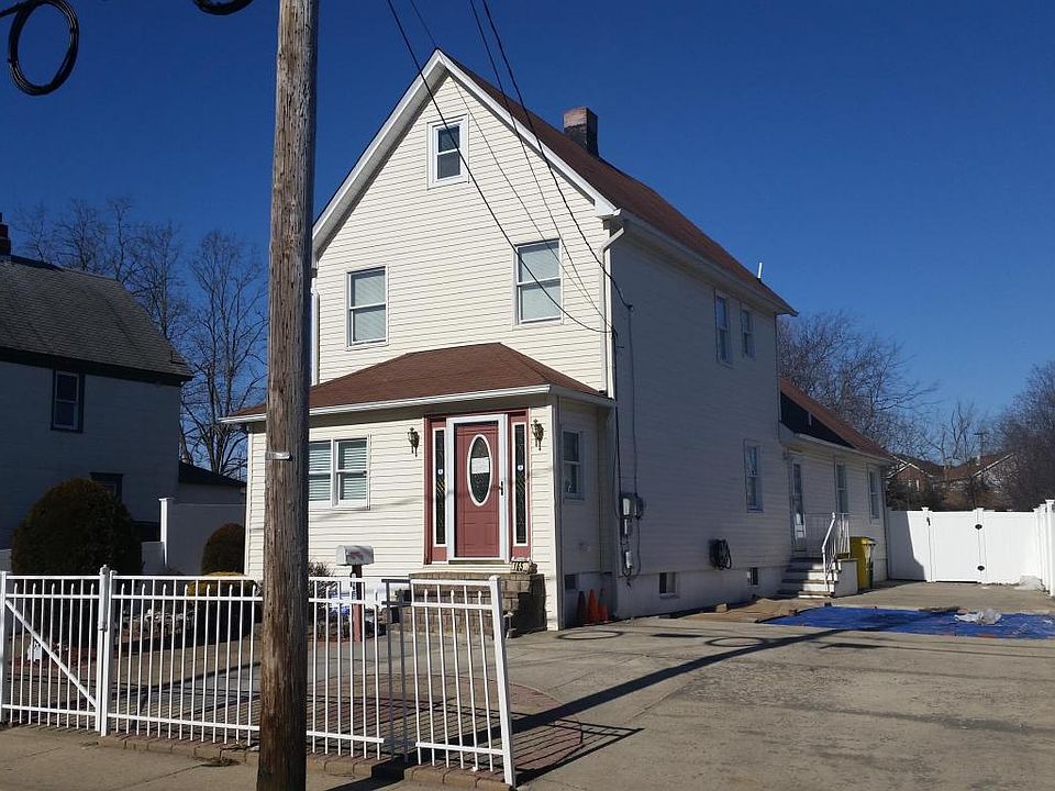 2nd image of 165 Ridge Ave