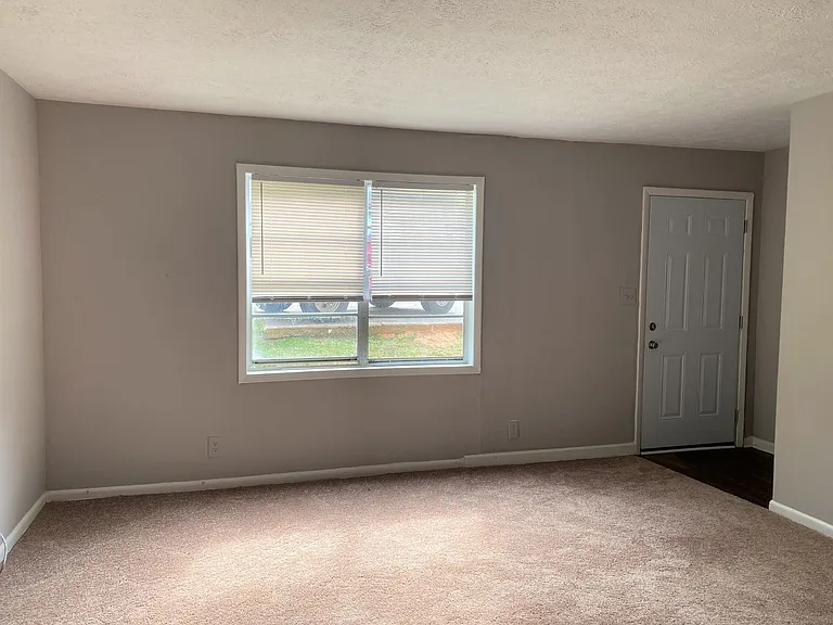 4053 Log Cabin Dr #B10 — Photo 1