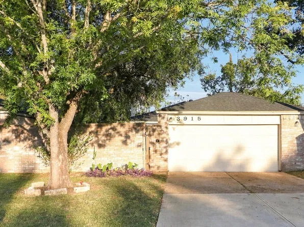 3915 Vineyard Dr, Houston, TX 77082