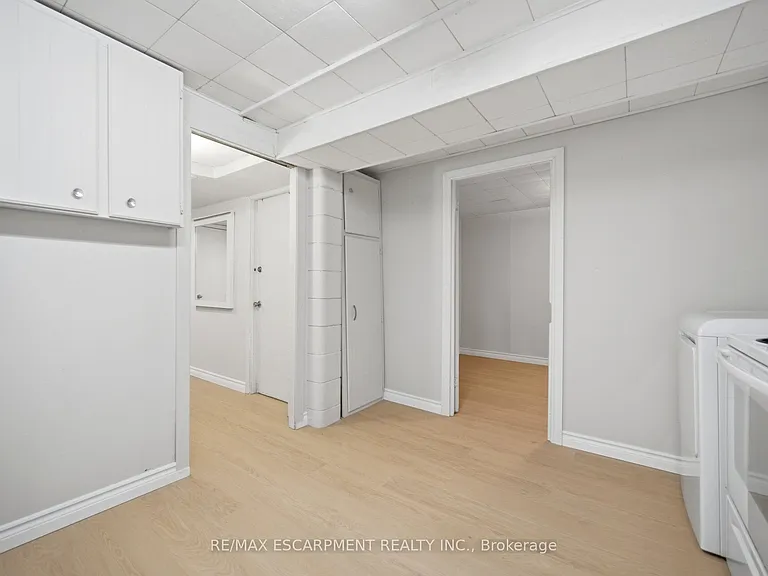 1926 Reiss Ct — Photo 23