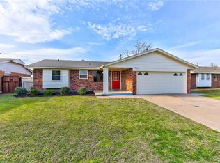 1008 SW 3rd St, Moore, OK 73160