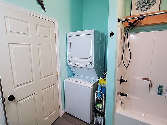 4th image of 200 Parrish Ln