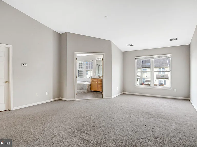 22616 Welborne Manor Sq — Photo 23