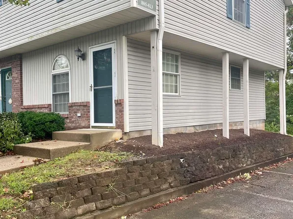 813 E Sherwood Hills Dr, Bloomington, IN 47401