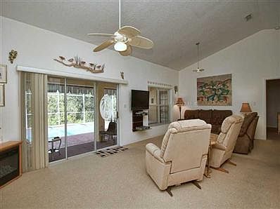 4th image of 560 Chautauqua Dr