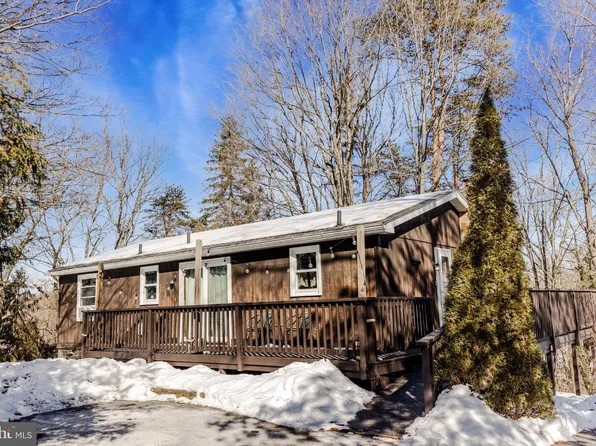110 Tower Cir, Berkeley Springs, WV 25411