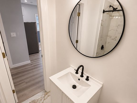 4th image of 352 S 10th St #1C