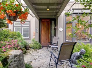 6036 S Riverpoint Ln, Portland, OR 97239