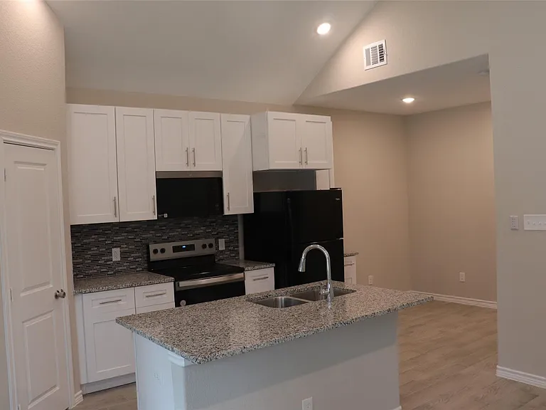 9810 Arbor Oak — Photo 5
