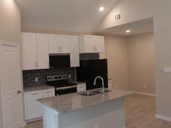 9810 Arbor Oak, Willis, TX 77318