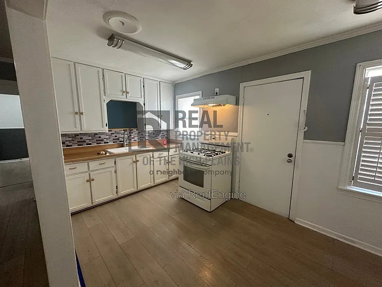2604 S Pierce St — Photo 3