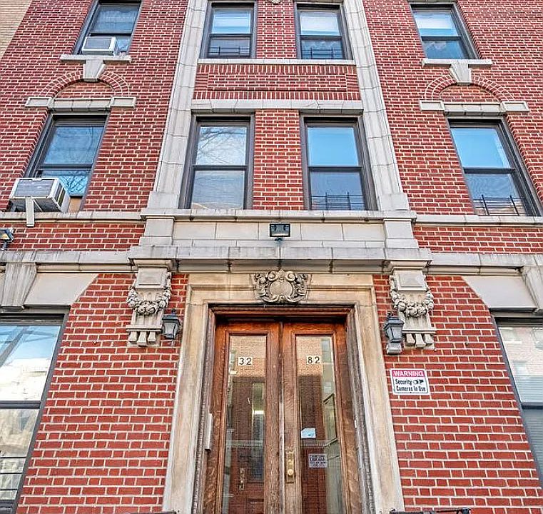 1st image of 3282 30th St