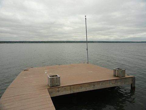 22 x 22 deck at end of dock