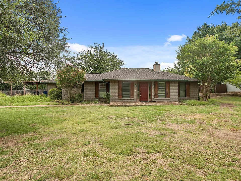16740 Redbud Dr