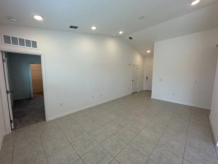2290 Tropicana Dr — Photo 5