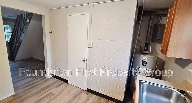 240 W High St #10 — Photo 4