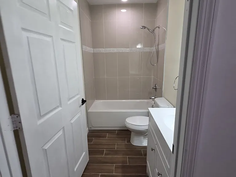 2575 SW 64th Ave #9 — Photo 6