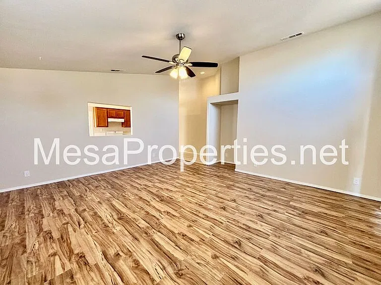 14390 Hillsborough Dr — Photo 8