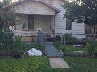 211 N Cedar Ave, Luling, TX 78648