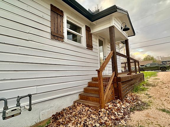 5th image of 567 Booker Ave
