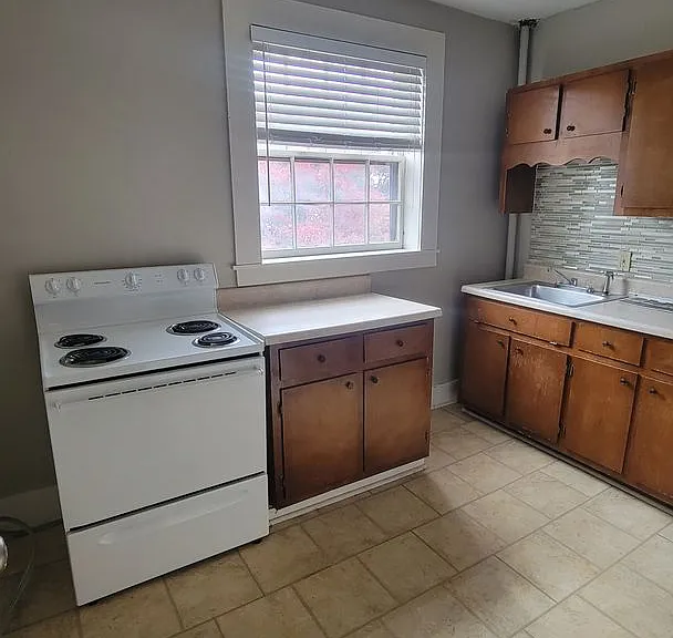 120 Lincoln St NE — Photo 19