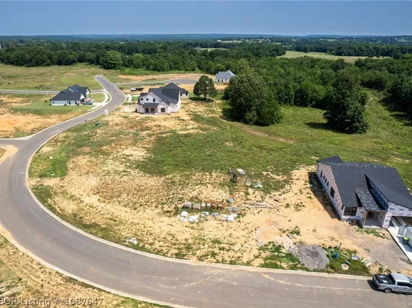 17 Twisted Oak Way, Greenwood, AR 72936