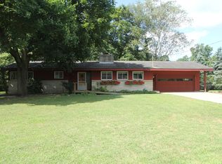 52300 Ackley Ter, Paw Paw, MI 49079