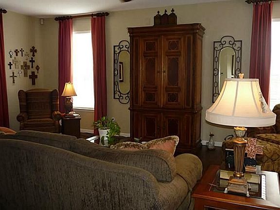 3rd image of 8415 Tanglerose Dr