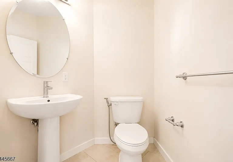 723 Lorhan Dr — Photo 23