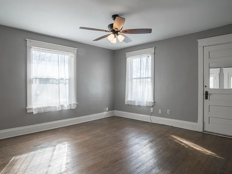 4228 Greenwood Pl — Photo 15
