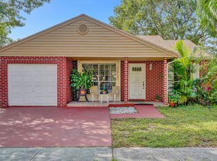 1260 SW 85th Ave, Pembroke Pines, FL 33025