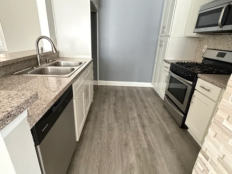 5543 Case Ave #103 — Photo 6