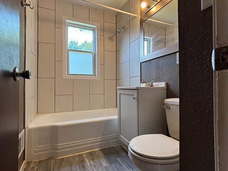 4520 Lafayette Ave — Photo 5