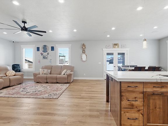 5th image of 365 E 250 N