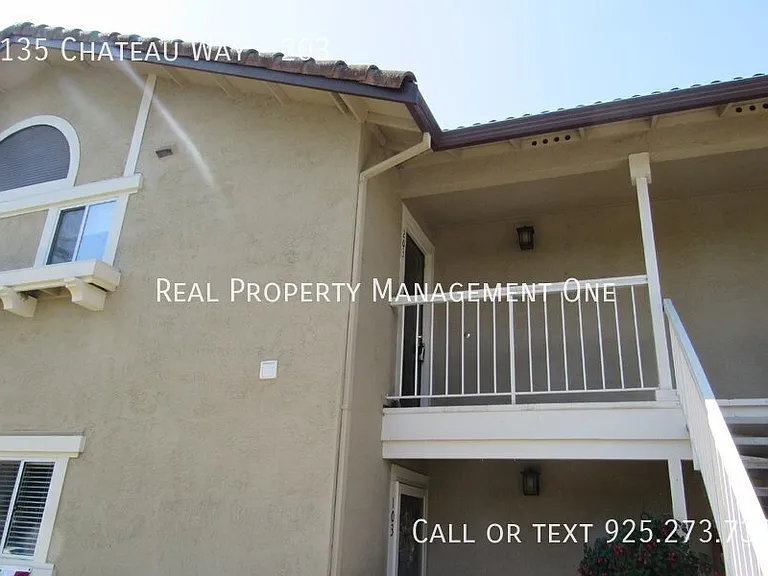 3135 Chateau Way #203 — Photo 2