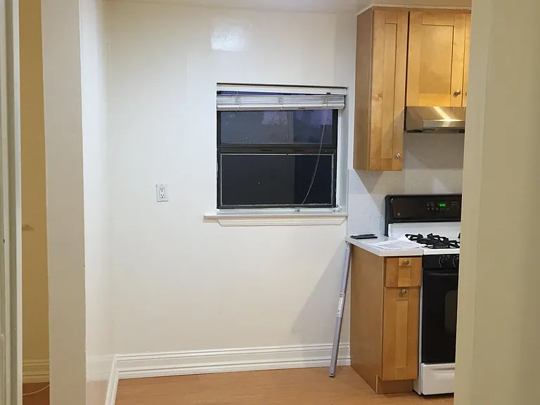 378 E Saint John St #3 — Photo 6