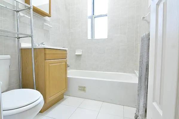 Rented by David Hirsch, LREB | media 28