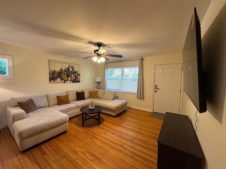 200 Parthenia Dr — Photo 9