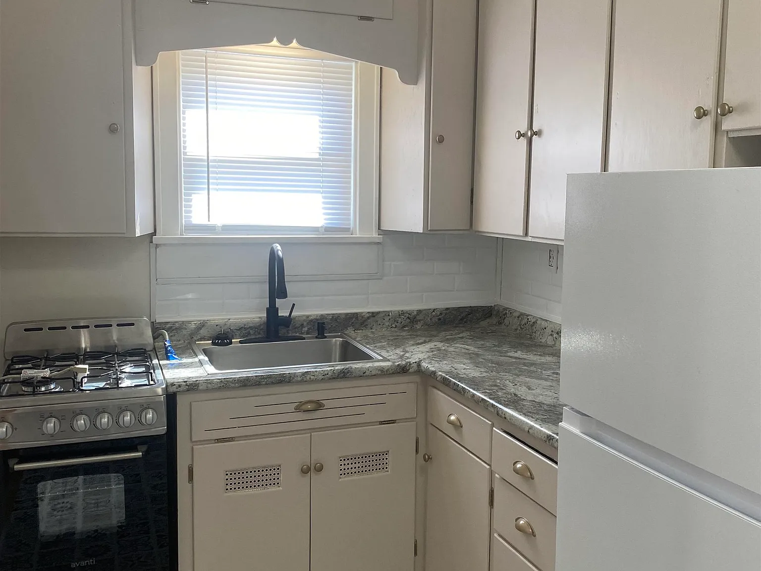 1 bed, 596 sqft, $800 — Photo 3