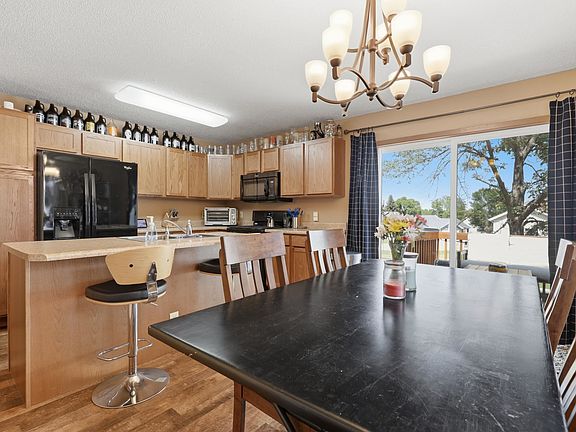 3rd image of 1214 Range View Cir