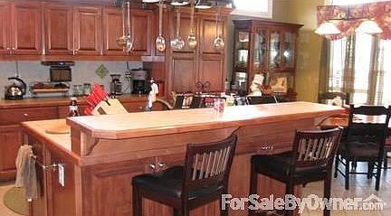 very large eat-in kitchen