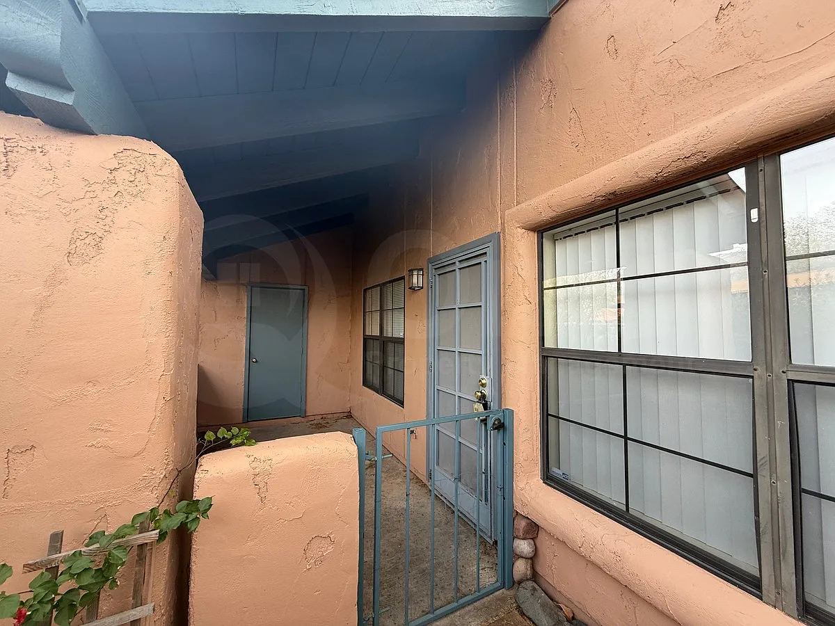 2 bed, 2.0 bath, 1094 sqft, $1,600 — Photo 2