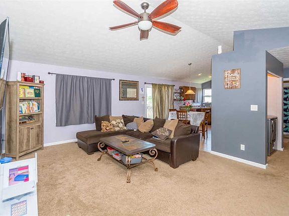 5th image of 902 Providence Ct