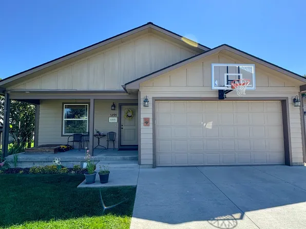 1295 D St, Baker City, OR 97814