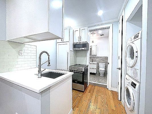 1st image of 223 E 89th St #1A